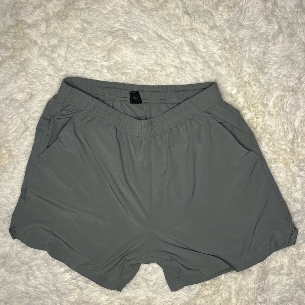 Mier athletic shorts size Large 5” inseam gray